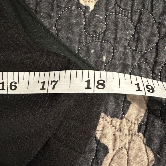 NWT Everly black ruffled wrap dress size medium. - Picture 5 of 8